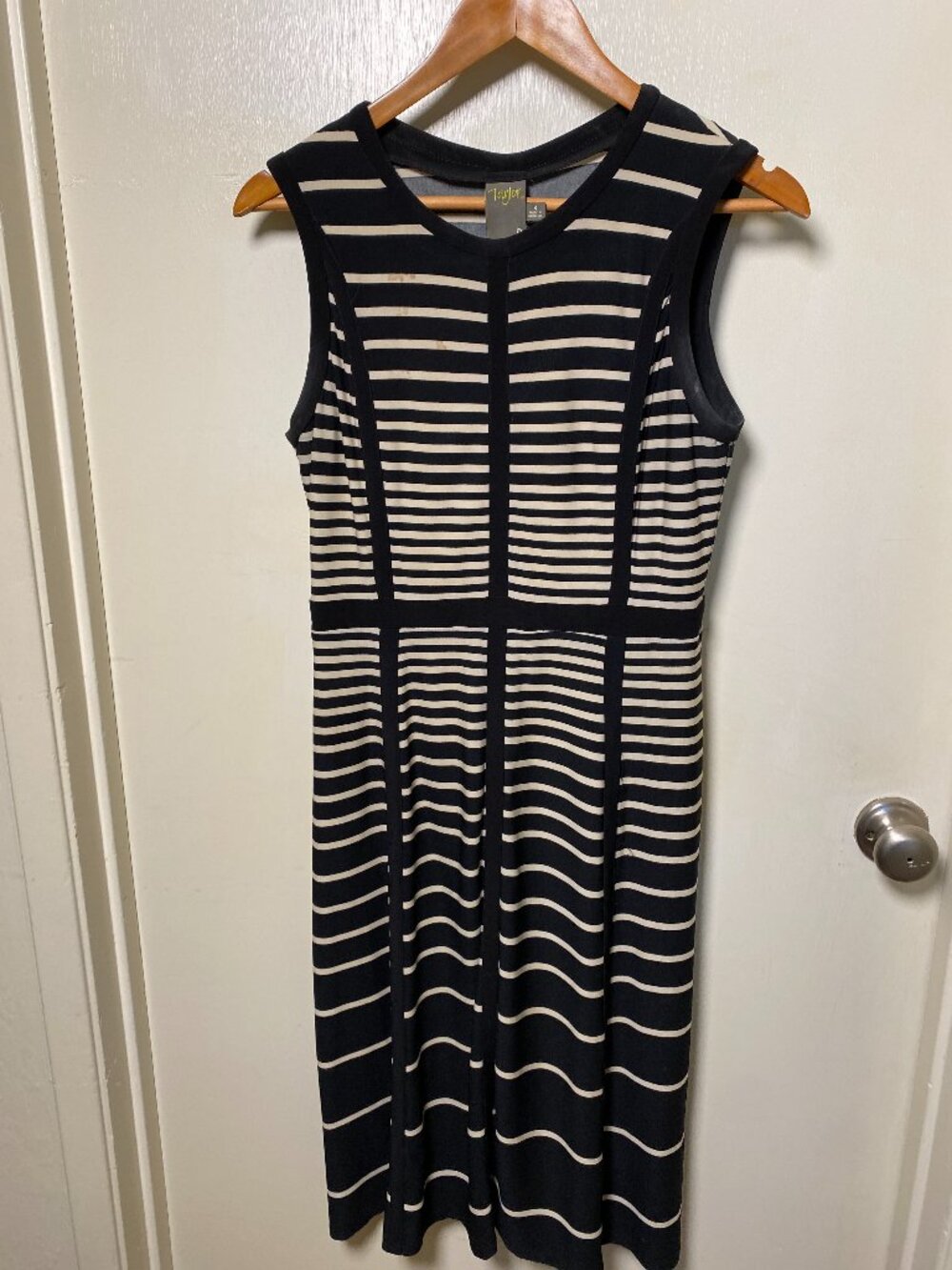 Taylor Striped Fit & Flare Dress Size 4 Black Ivory Sleeveless Stretch